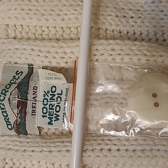 Aran crafts 100% merino wool shrug-NWT- one size, plus. - Picture 3 of 4